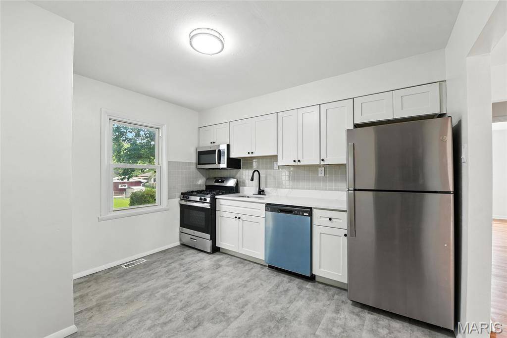 Affton, MO 63123,9916 Jan DR