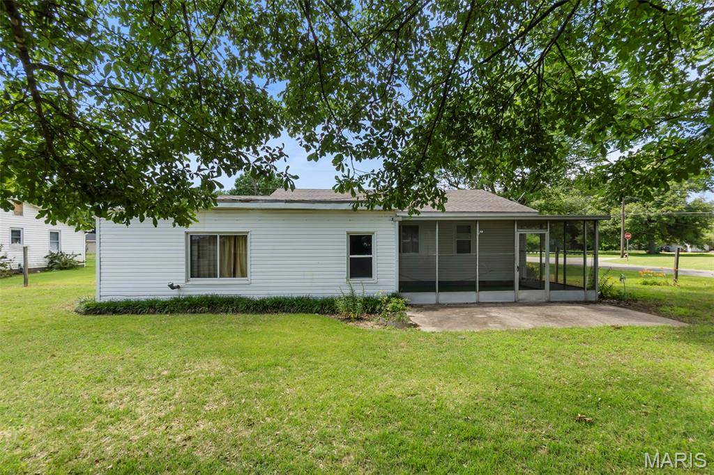 Kennett, MO 63857,700 Herman ST