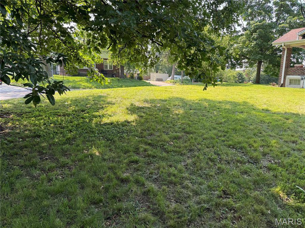 St Louis, MO 63114,1841 N Warson RD