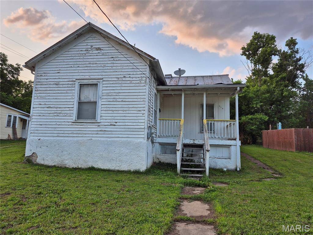 De Soto, MO 63020,614 W Saint Louis ST