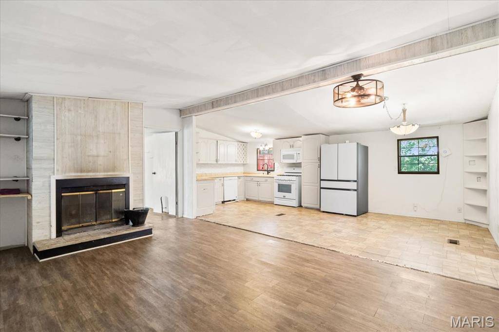 Belleville, IL 62220,18 Periwinkle CIR