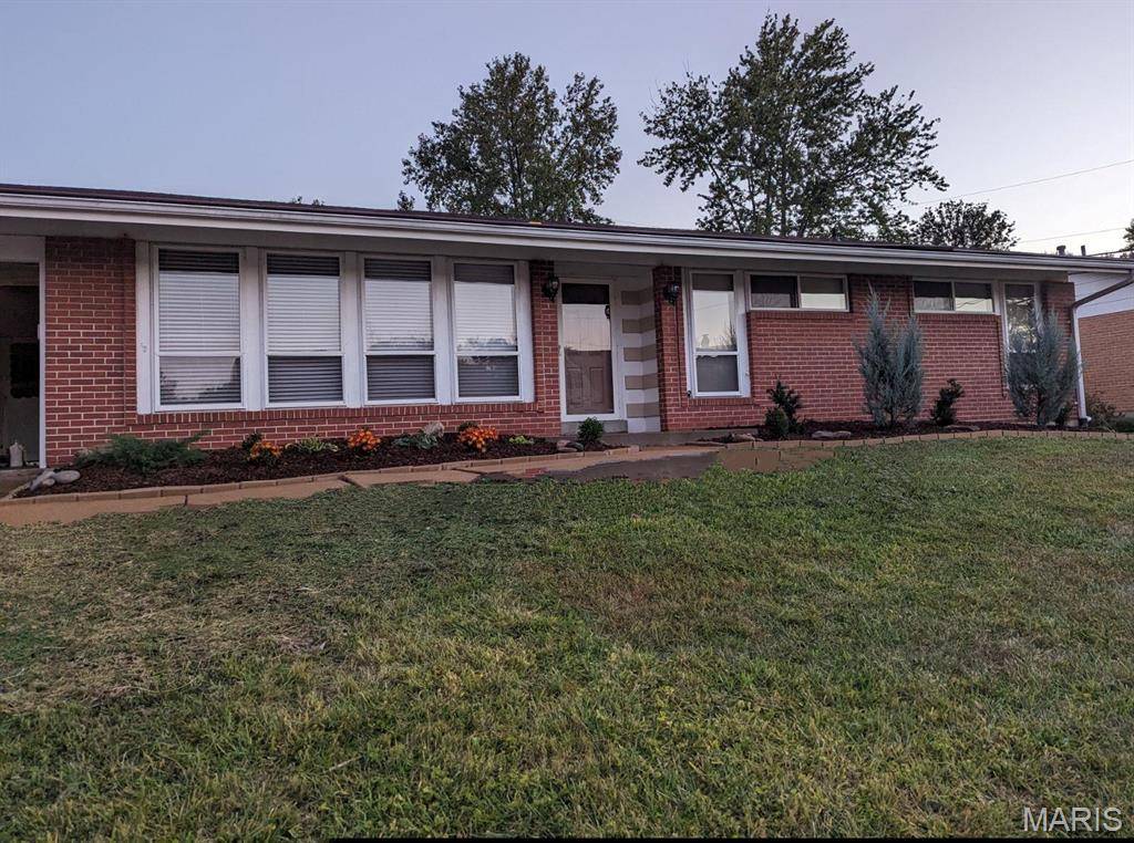 St Louis, MO 63129,2830 Flintwood DR