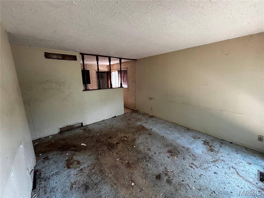 Overland, MO 63114,9705 Miriam AVE