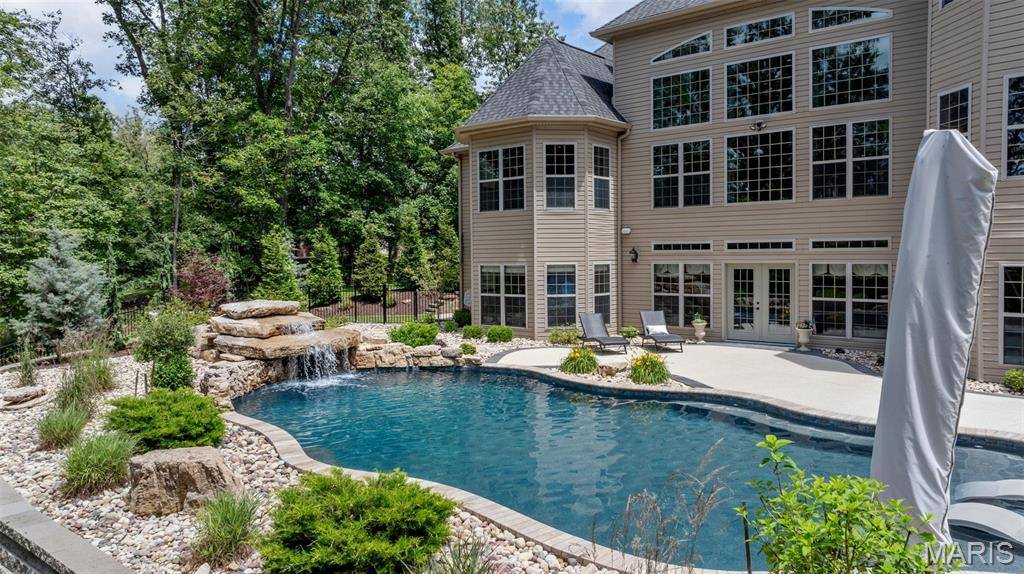 Defiance, MO 63341,701 Crown Pointe Farms