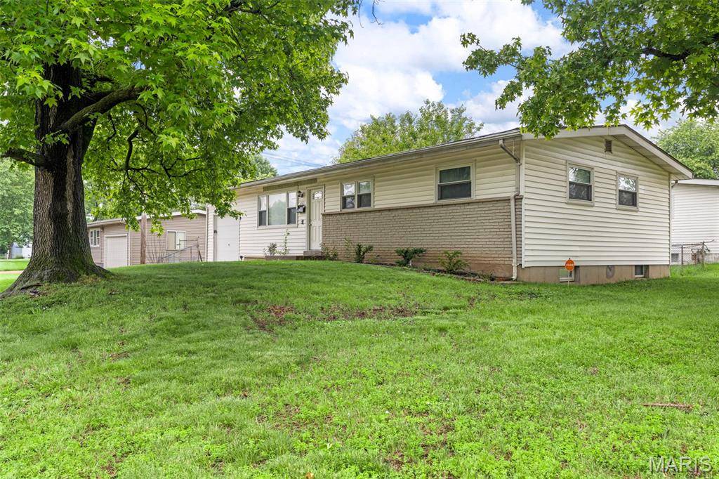 Florissant, MO 63031,2185 Orleans LN