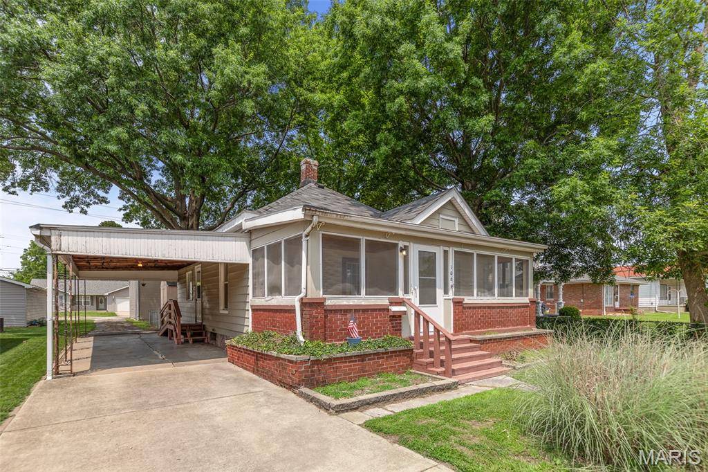 Alton, IL 62002,106 W Elm ST