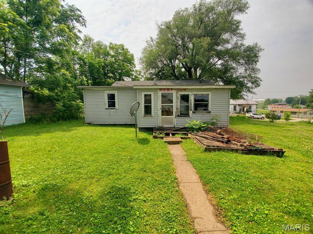 La Grange, MO 63448,403 S 6th ST