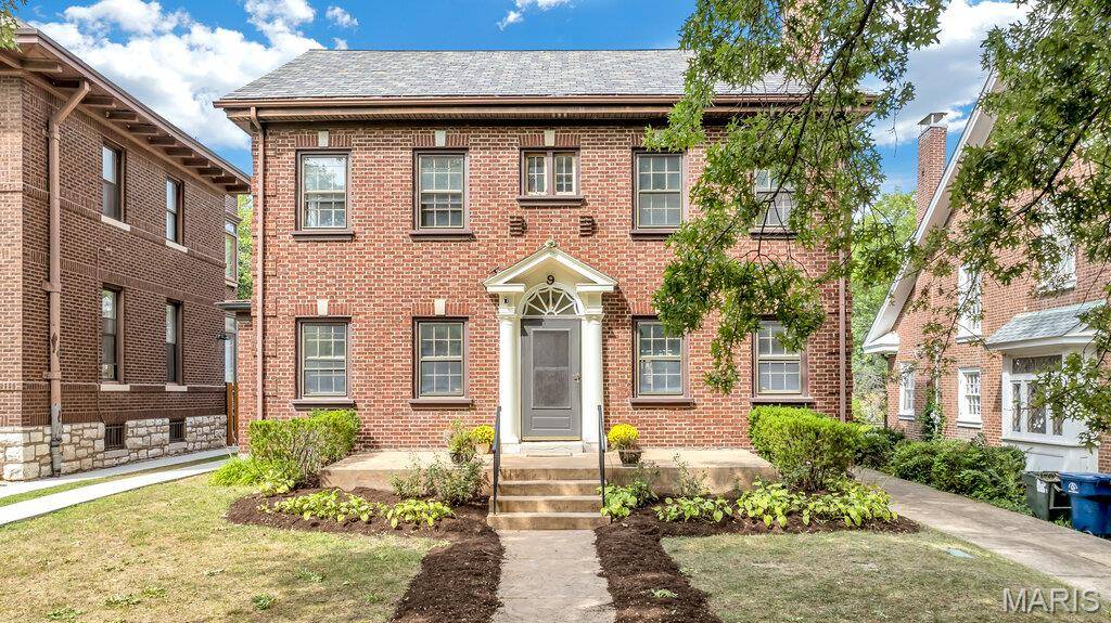 St Louis, MO 63105,9 Aberdeen PL