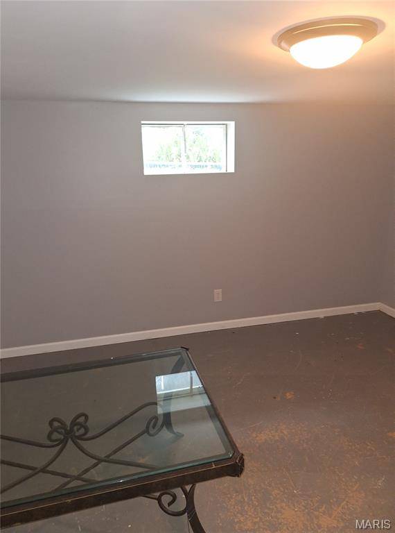 Florissant, MO 63031,425 Gerald AVE