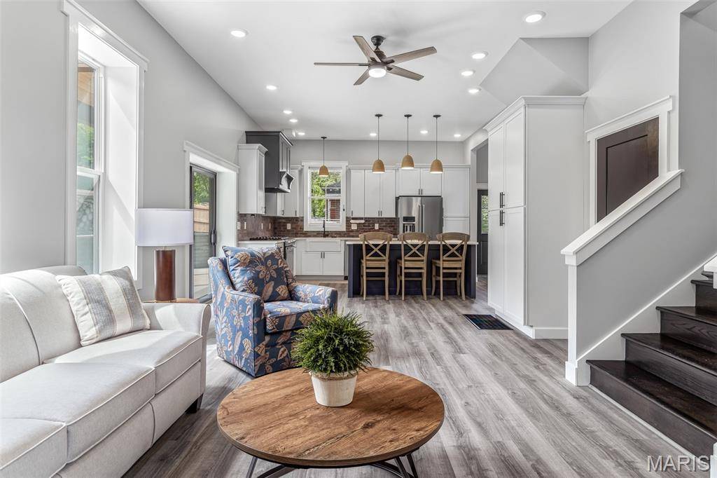 De Soto, MO 63020,422 N 2nd ST
