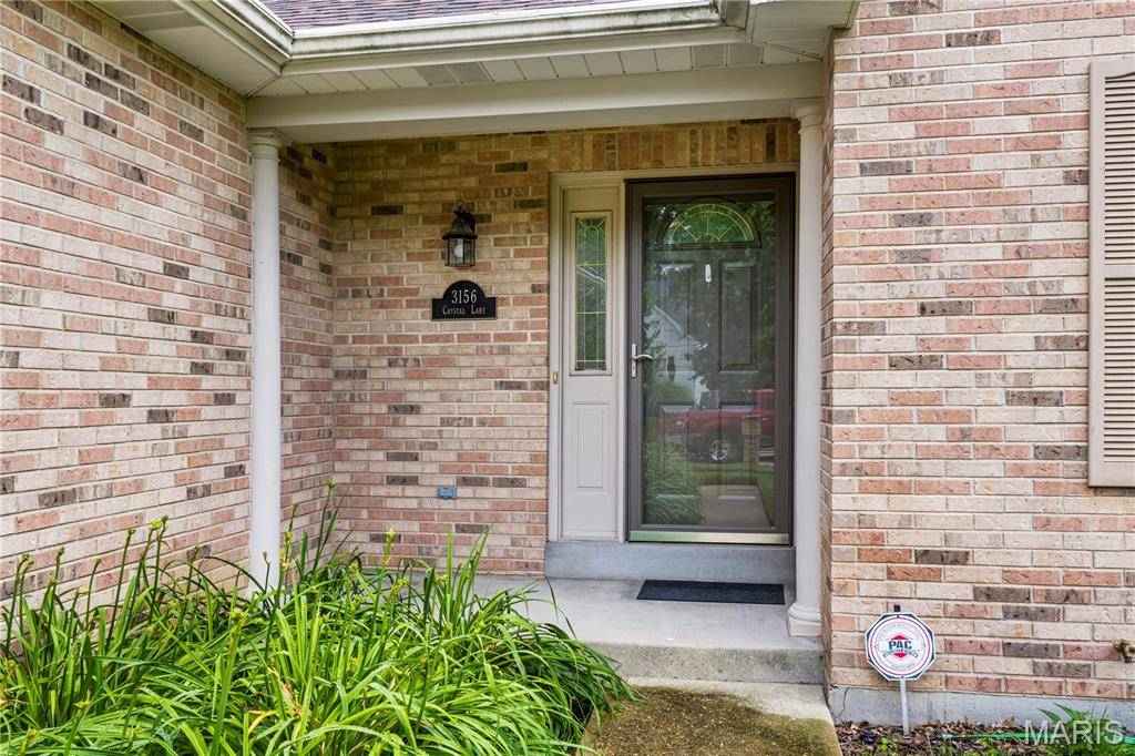 St Louis, MO 63129,3156 Crystal Lake DR