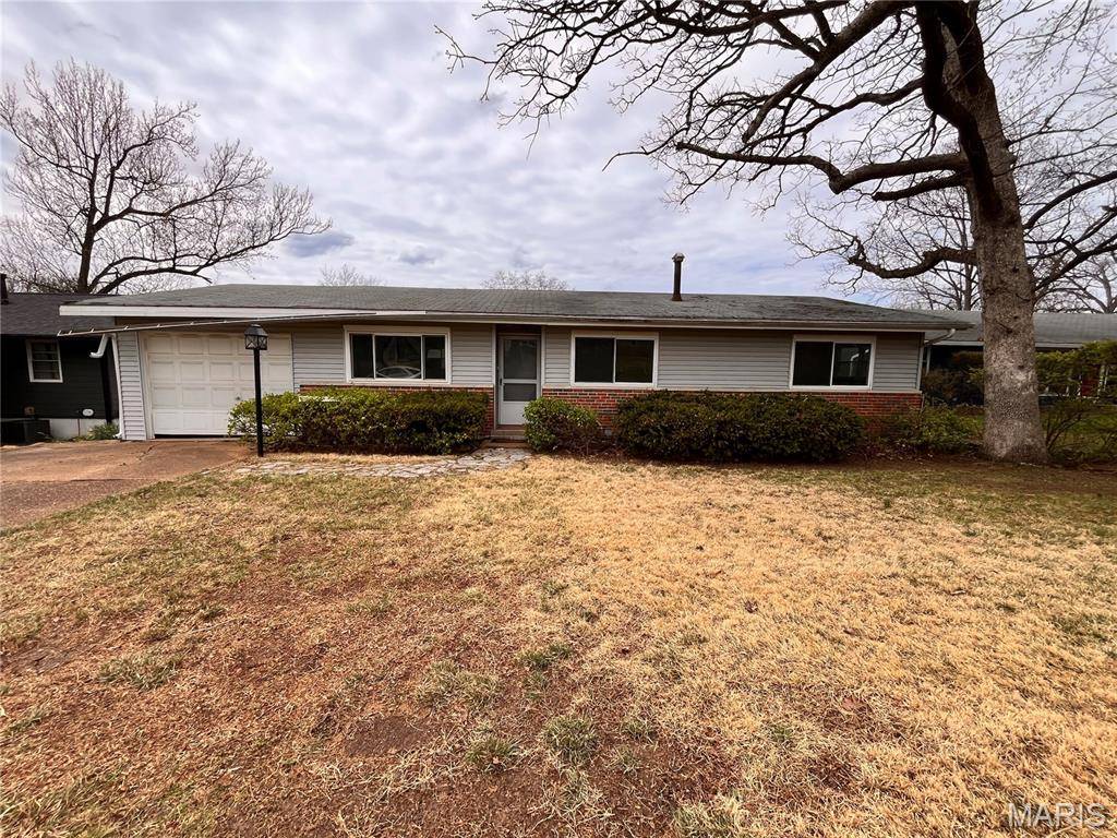 Crestwood, MO 63126,745 Montego DR