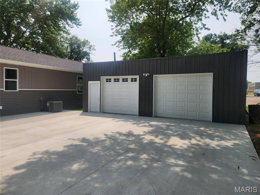 Worden, IL 62097,313 E Wall ST