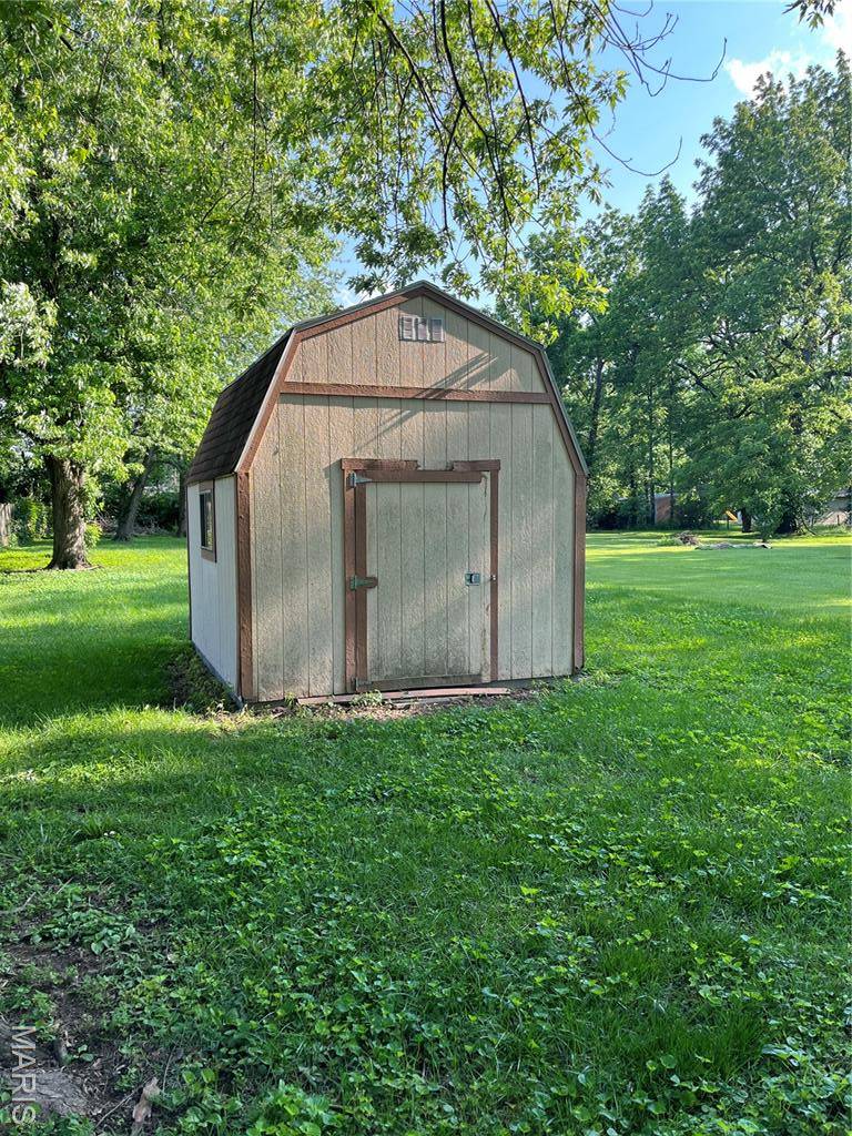Staunton, IL 62088,1032 W Pearl ST