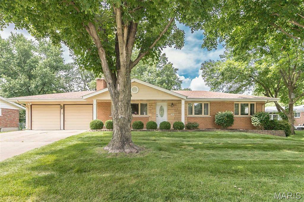 Ballwin, MO 63011,737 Smith DR