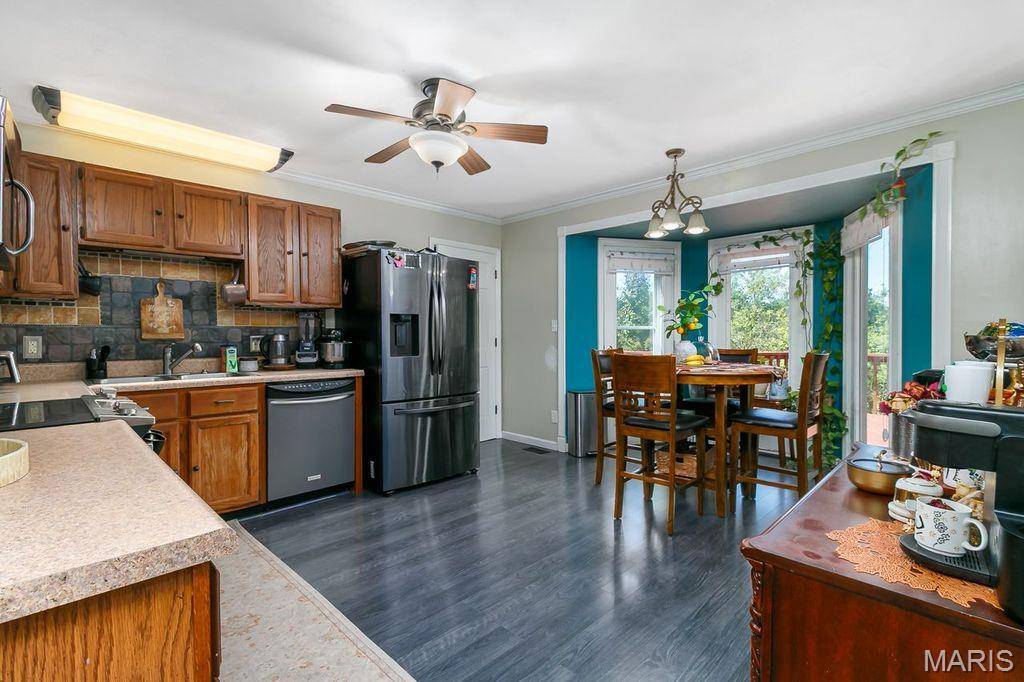 Florissant, MO 63031,143 Mission Walk CT