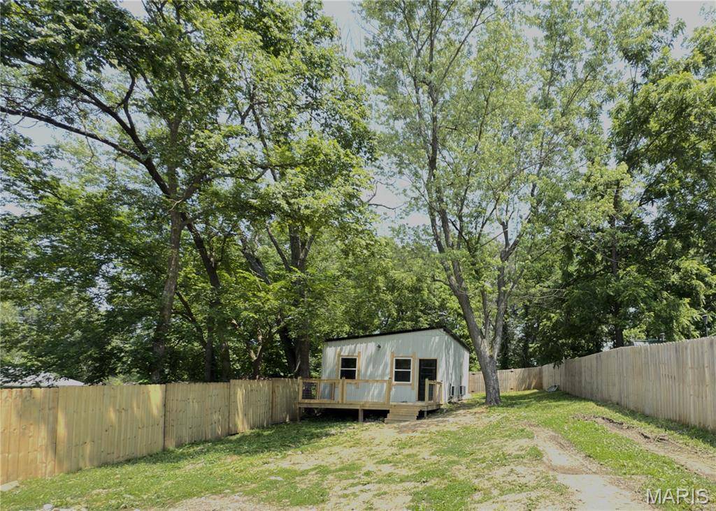 Crocker, MO 65452,109 Preston ST