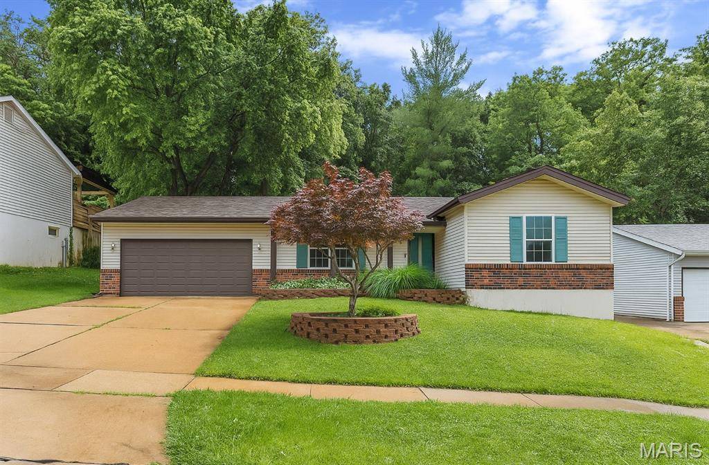 Fenton, MO 63026,1249 Green Knoll DR
