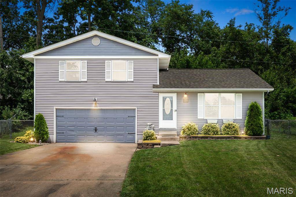 Troy, MO 63379,1202 Hawthorn CT