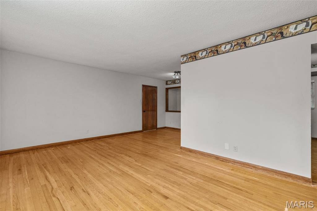St Louis, MO 63126,9609 Twincrest DR