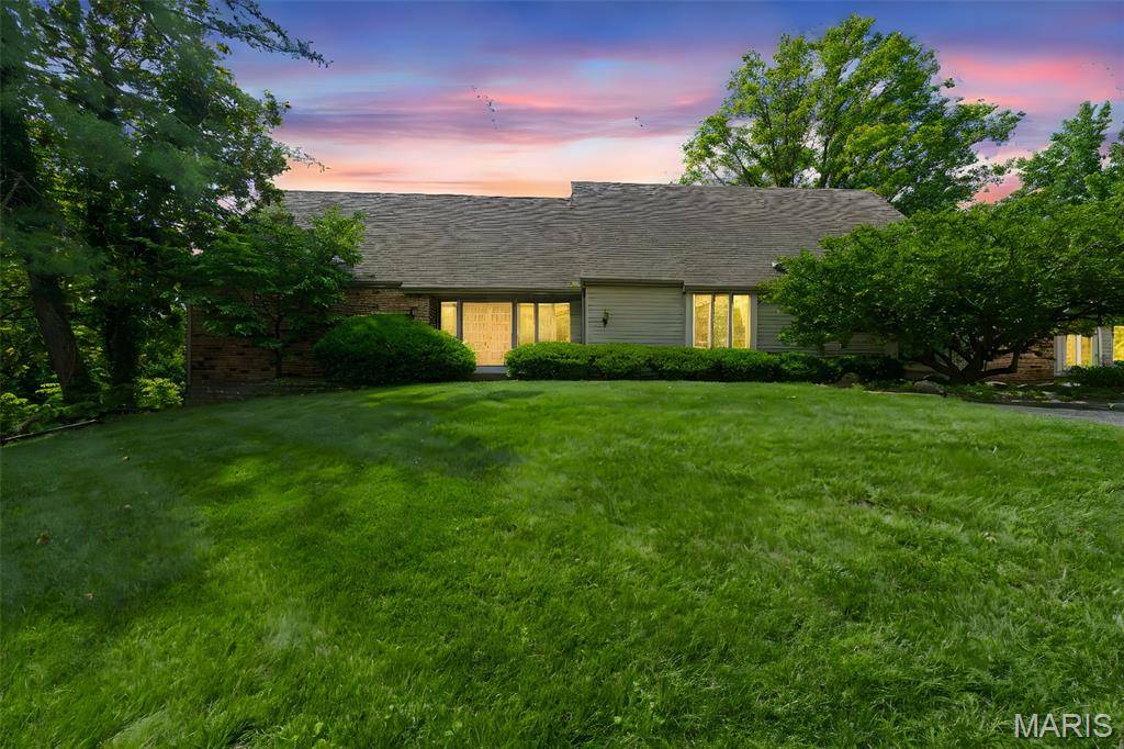 Creve Coeur, MO 63141,10944 Chalet CT