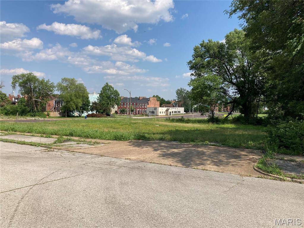 St Louis, MO 63106,1528 Benton ST