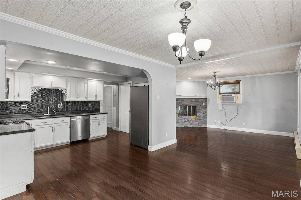 Litchfield, IL 62056,912 N Illinois AVE