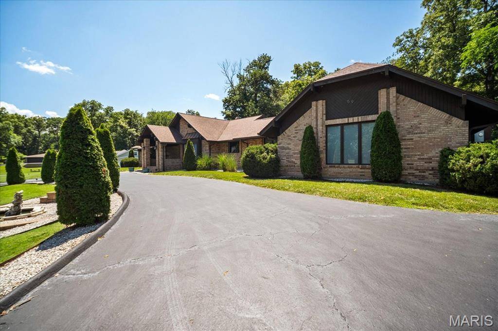 Ballwin, MO 63011,59 Meadowbrook Country Club Estates Drive Estate
