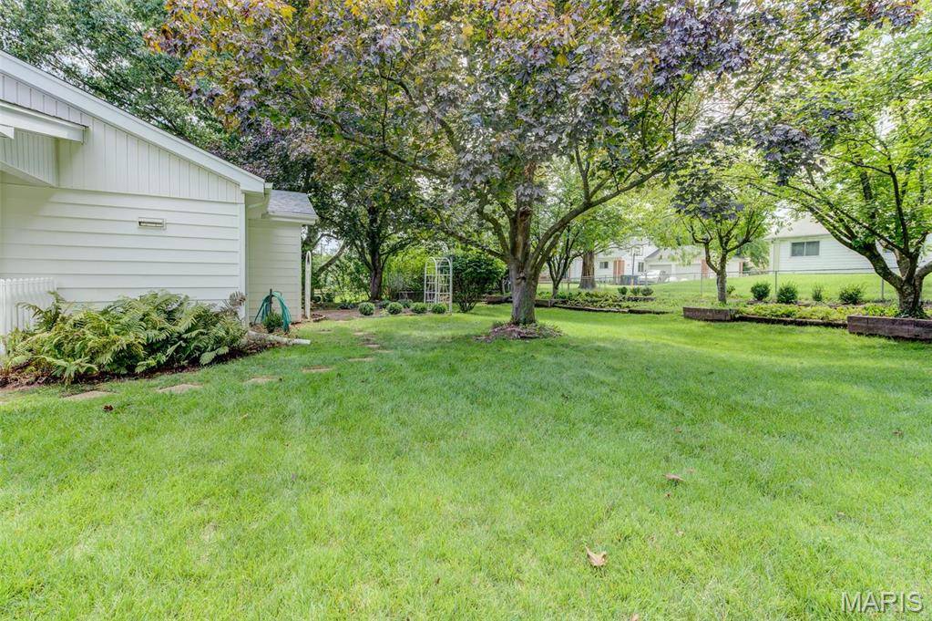 St Louis, MO 63146,1853 Burlewood DR