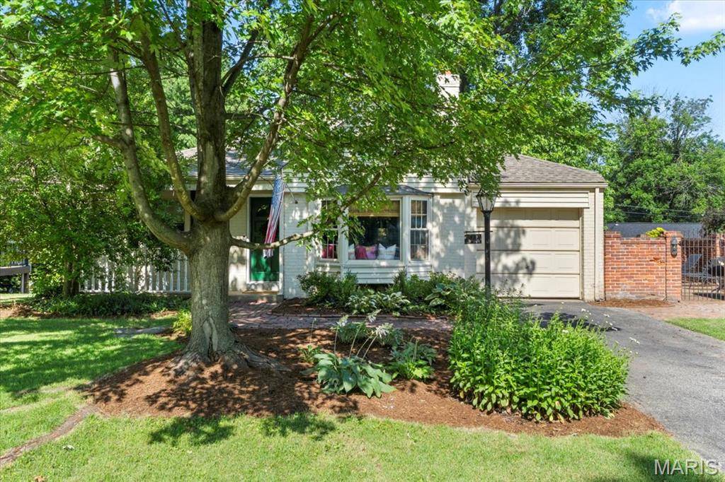 Glendale, MO 63122,747 Glenway DR