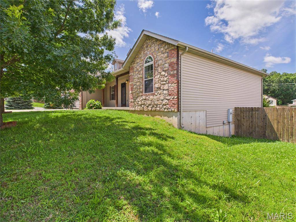 St Robert, MO 65584,16107 Hummingbird LN