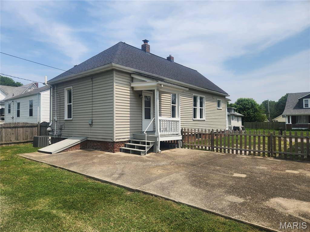 Belleville, IL 62226,107 N 38th ST