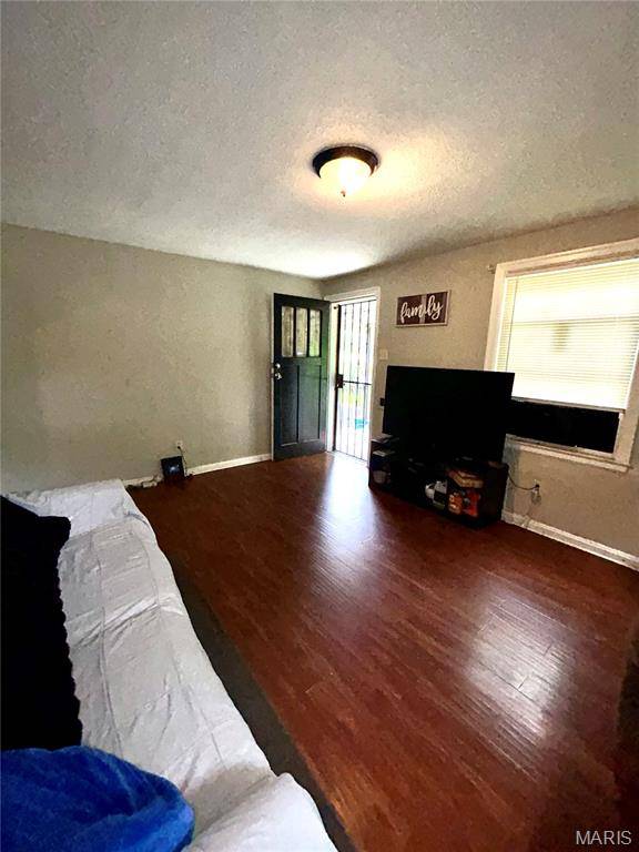Jennings, MO 63136,7155 Theodore AVE