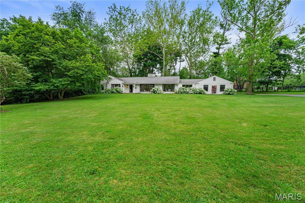 Overland, MO 63114,1 E Sherwood DR