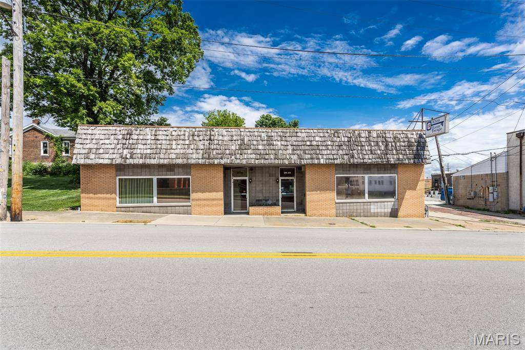 Alton, IL 62002,319 Ridge ST