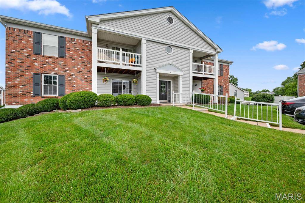 St Louis, MO 63129,2 Berview CIR #H