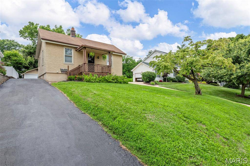Kirkwood, MO 63122,823 N Harrison AVE