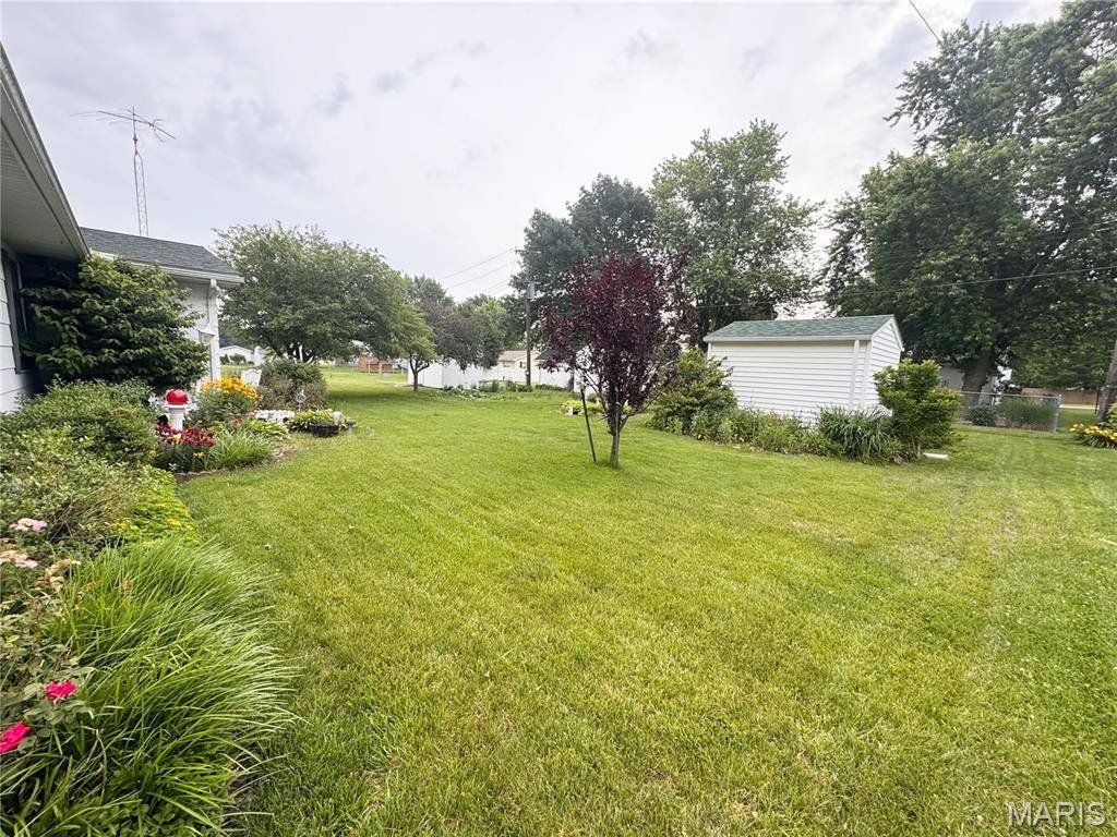 Vandalia, MO 63382,1106 N Oak ST
