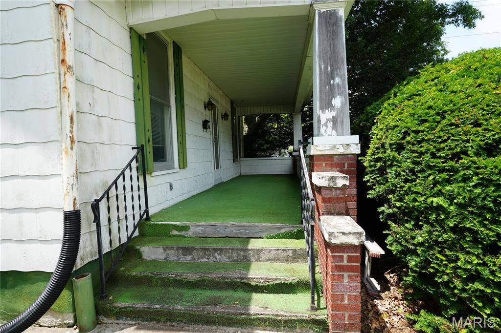 Mount Olive, IL 62069,114 W 2nd South ST