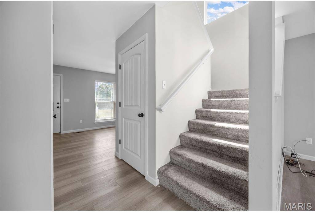 Warrenton, MO 63383,929 Arapaho DR