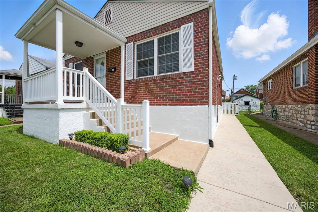 St Louis, MO 63125,827 Alleghany DR