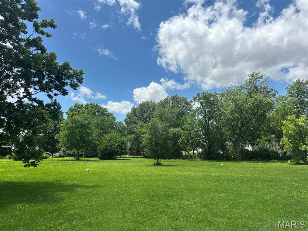 Hoyleton, IL 62803,165 S Park ST