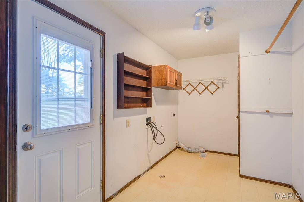 Chesterfield, MO 63017,14653 Rogue River DR