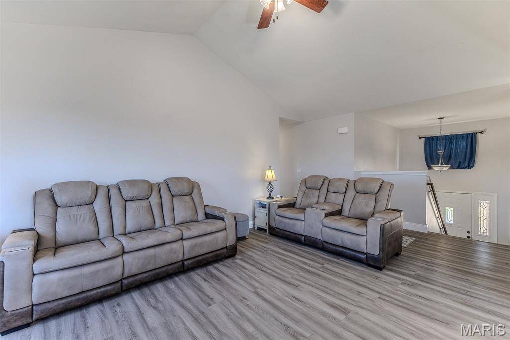 St Robert, MO 65584,105 Greythorn CT