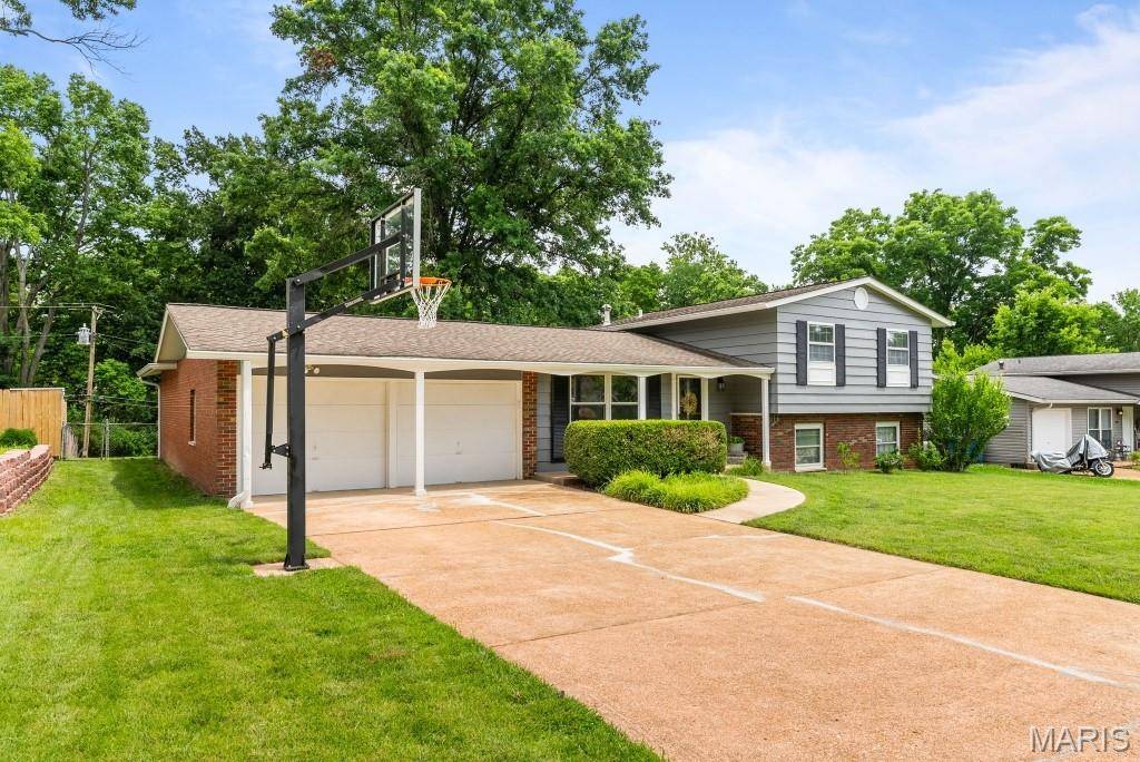 Manchester, MO 63011,520 Spring Meadows DR