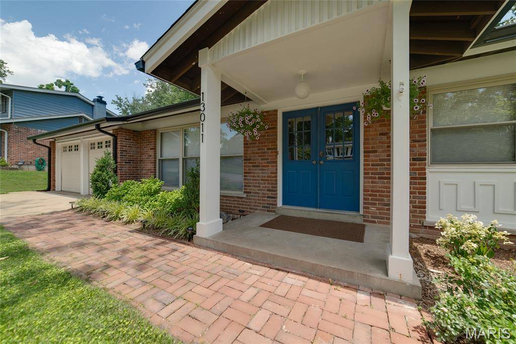 St Louis, MO 63141,13011 Ambois DR