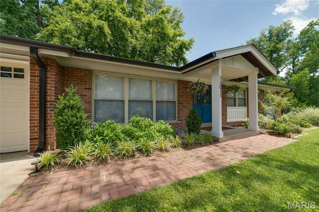 St Louis, MO 63141,13011 Ambois DR