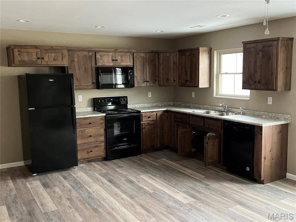 Lebanon, MO 65536,377-379 Lincoln ST