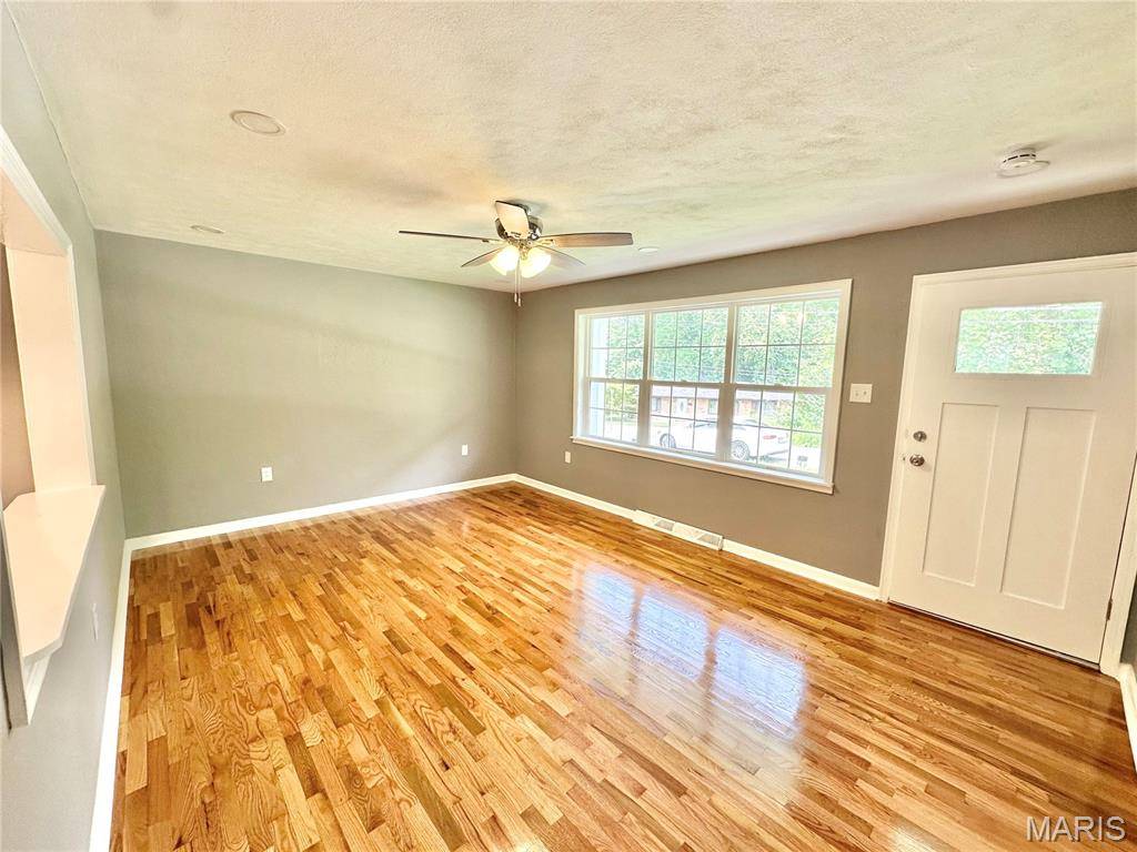 St Charles, MO 63303,4 Fairview DR