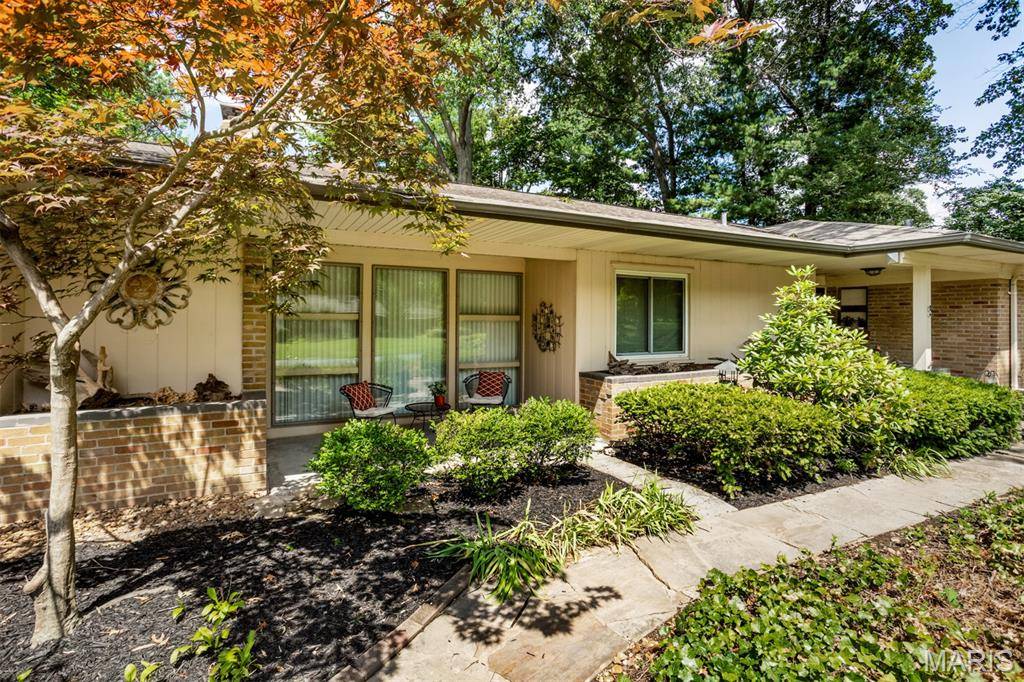 Olivette, MO 63132,5 Bon Aire DR